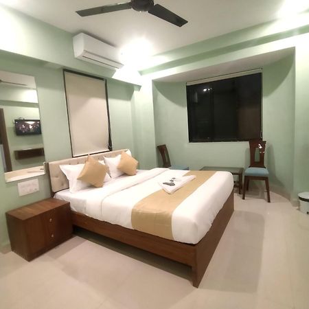 Everest Stays Rooms And Dormitory Mumbai  Buitenkant foto