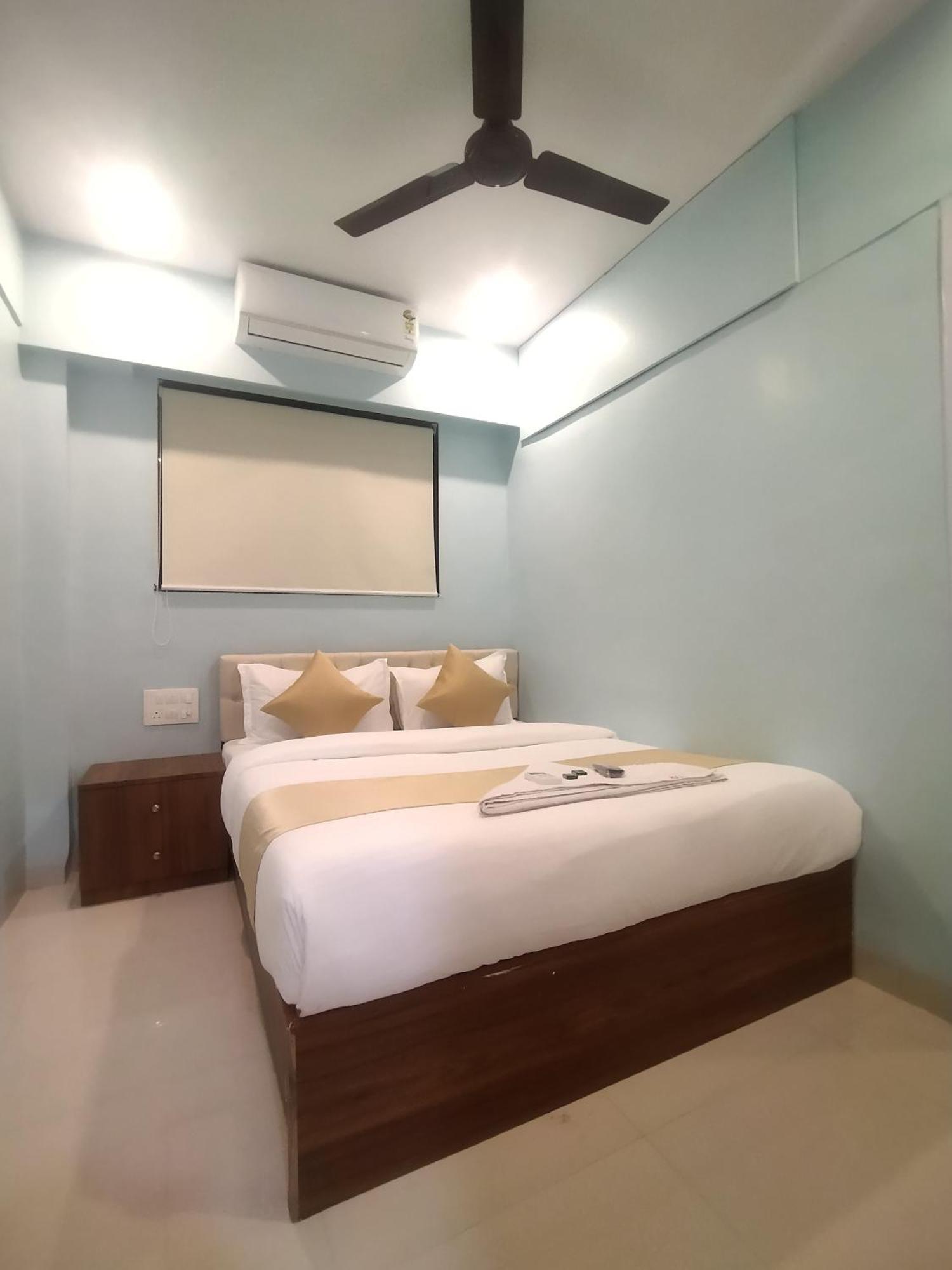 Everest Stays Rooms And Dormitory Mumbai  Buitenkant foto