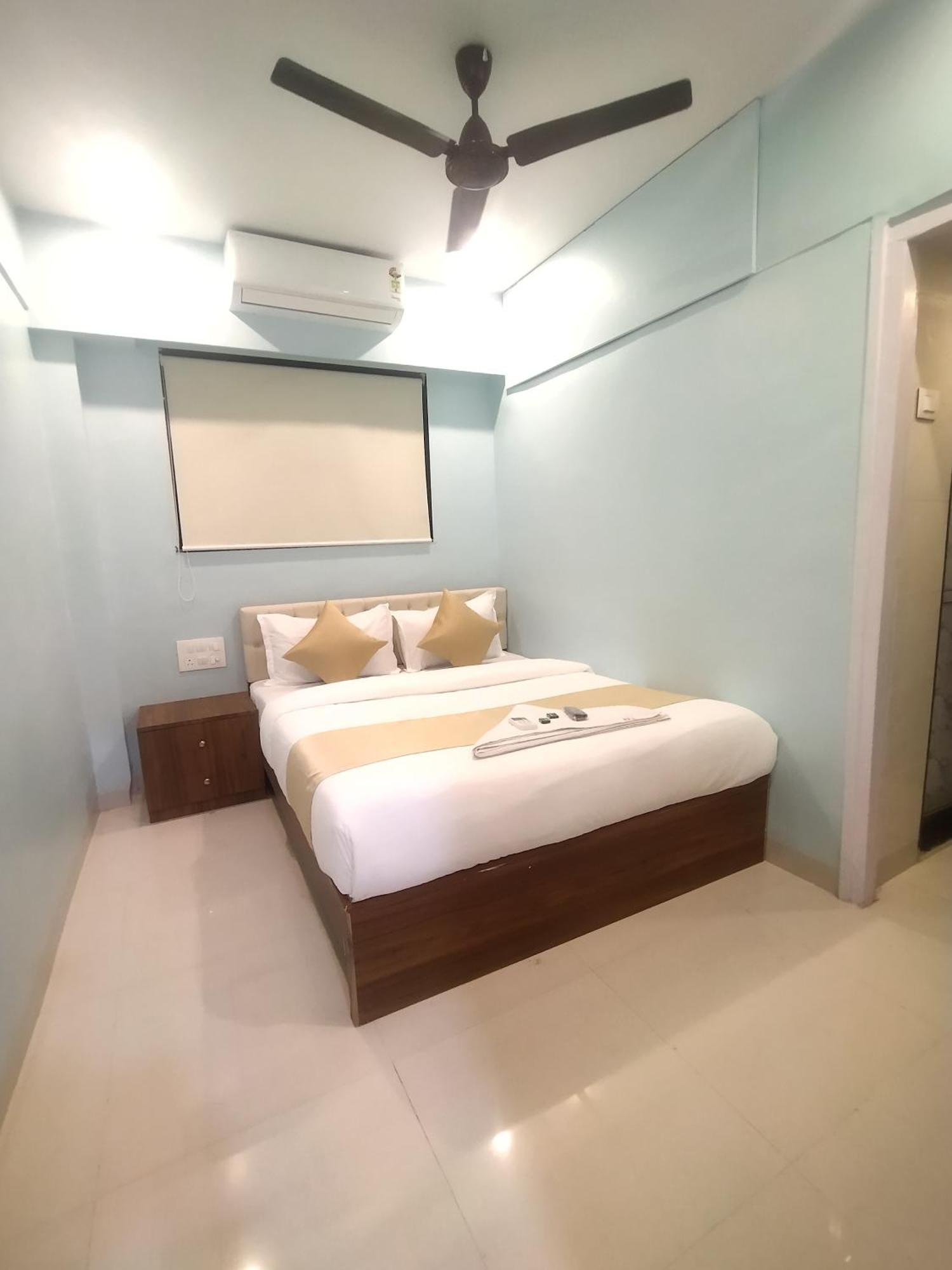 Everest Stays Rooms And Dormitory Mumbai  Buitenkant foto