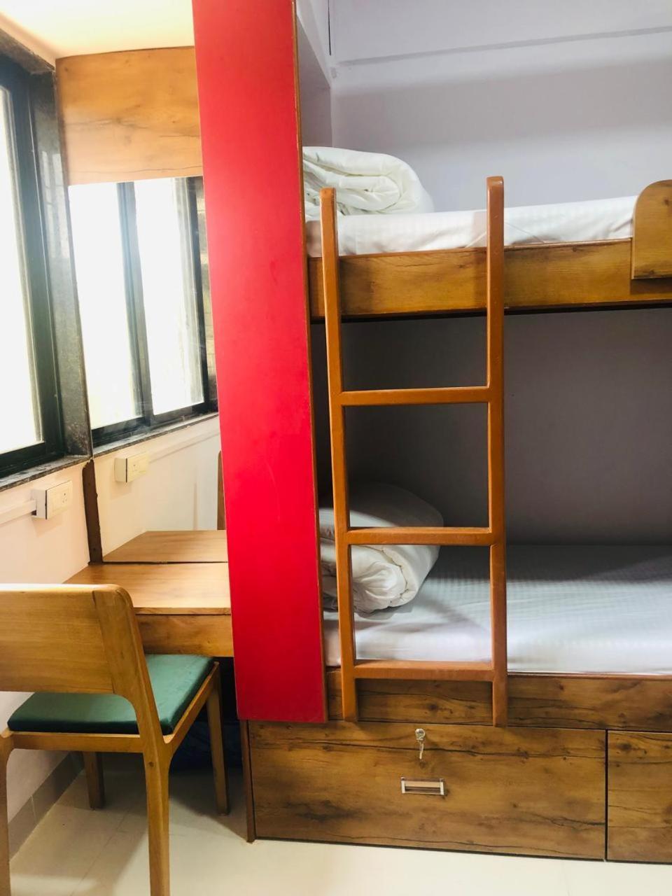 Everest Stays Rooms And Dormitory Mumbai  Buitenkant foto